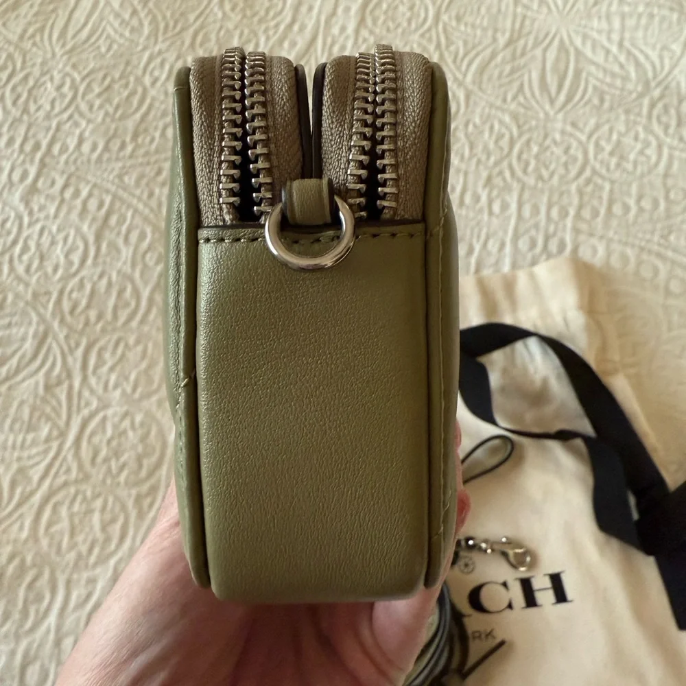 Coach Retail Quilted Double Zip Crossbody Wristlet Clutch